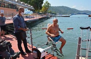 Barış Plajı’nda engelli asansörü hizmette