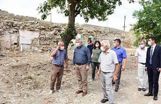 Başkan Aşgın kalede incelemelerde bulundu