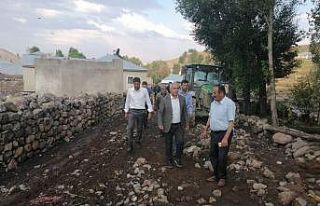 Başkan Ensari, selin yaşandığı mahallelerde incelemelerde...