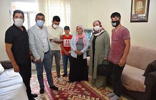 Başkan Gezer, parti üyelikleri için ev ev gezmeye...