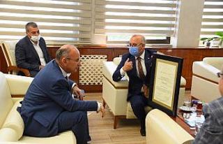 Başkan Kayda, Vali Karadeniz’e Kula-Salihli Jeoparkını...