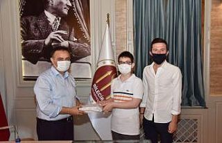 Başkan Şahin, LGS şampiyonunu ağırlayarak ödüllendirdi