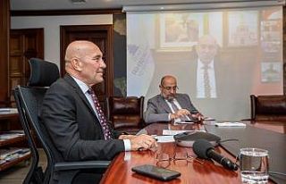 Başkan Soyer Fikir Önderleri Forumu’nda projelerini...