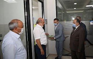 Başkan Yalçın personelle bayramlaştı