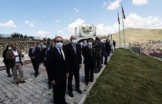 Bayburt ve Erzincan’da şehitler dualarla yad edildi