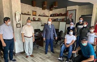 Bayram öncesi akülü sandalyesine kavuşmanın mutluluğunu...