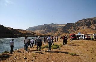 Bayram tatili için geldi, Dicle Nehri’nde akıntıda...