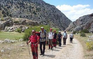 Belediyesporlu dağcılar 3 günde 3 zirveye tırmandı