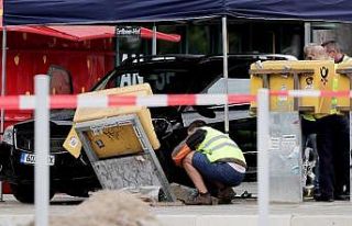 Berlin’de araç yayaların arasına daldı: 7 yaralı