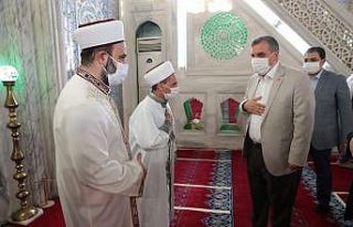 Beyazgül vatandaşlarla bayramlaştı