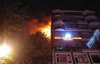 Bilecik’te 8 katlı bir binanın çatısındaki...