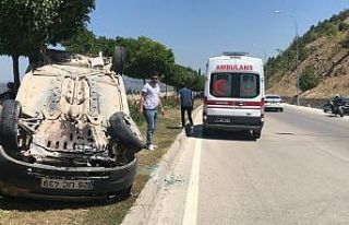 Bilecik’te takla atan aracın sürücüsü yaralandı