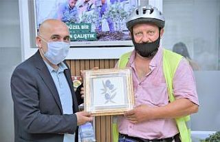 Bisikletle 10 günde 961 kilometre yol katetti