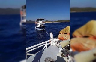 Bodrum açıklarında sürüklenen tekne kurtarıldı