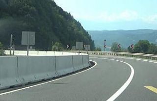 Bolu Dağı’nda orta refüjlere beton bariyerler...