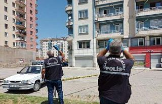 Bunalıma giren genç kız 7. kattan atladı