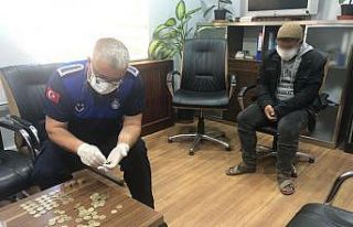 Bursa’da dilencilere sivil ekiplerle operasyon