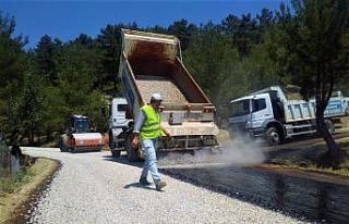 Büyükşehir Akyer Mahallesi’nde yol çalışmalarına...