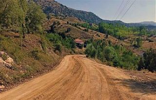 Büyükşehir Seydikemer’de yol çalışmalarını...