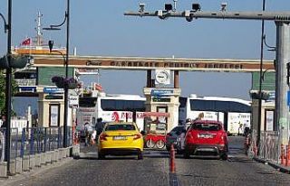 Çanakkale’de beklenen feribot kuyruğu oluşmadı