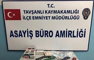 Çatı katında kumar oynayan 11 kişiye 13 bin 500...