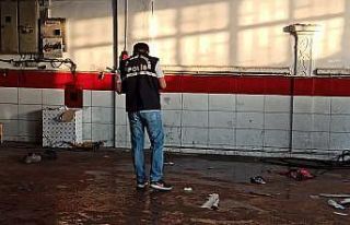 Çatıdan düşen işçi yaralandı, olay anı kameraya...