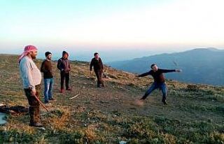 Çocukluğuna geri dönen yetişkinler, eski oyunların...