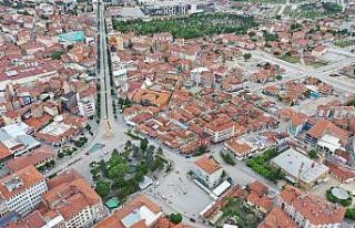 Çorum’da dikiciler arastası ile saat kulesi çevresi...