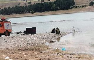 Çorum’da serinlemek için gölete giren genç kayboldu