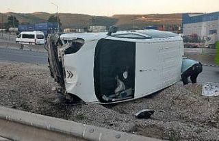 D100’de devrilen hafif ticari aracın sürücüsü...