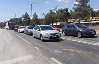 D-100 karayolunda bayram trafiği yoğunluğu