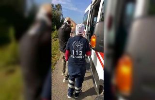 D-140 karayolunda otomobil şarampole uçtu: 4 yaralı