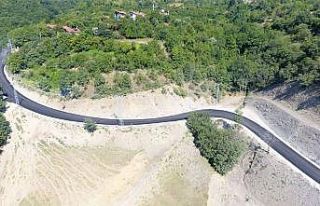 Demirciler-Salmanlar grup yolunda sıcak asfalt çalışmaları...