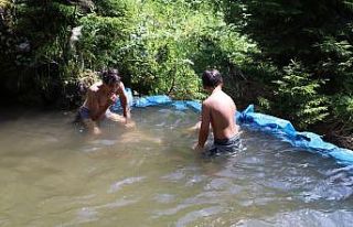 Denizden uzaktaki köy çocuklarından sıra dışı...