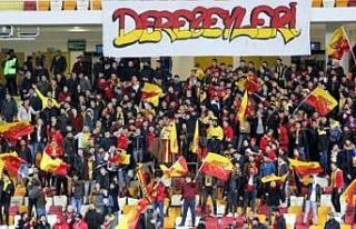 Derebeylerinden takımlarına destek