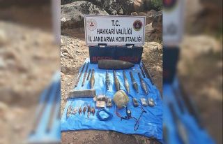 Derecik’te tespit edilen sığınakta çok sayıda...