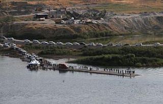 Dicle Nehri’nde kaybolan adamı arama çalışması...