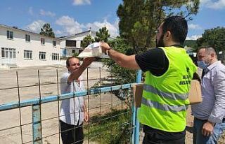 Dilovası’nda 16 bin haneye baklavalık yufka dağıtıldı