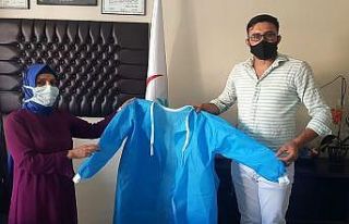Diplomalı terziden sağlıkçılara cerrahi önlük...