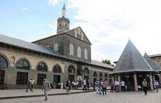 Diyarbakır Ulu Cami’den Ayasofya’ya kucak dolusu...
