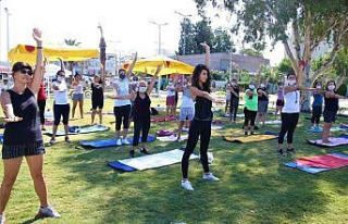 Doğanın kalbinde pilates etkinliği