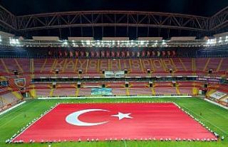 Dünyadaki en büyük Türk bayrağı Kayseri’de...