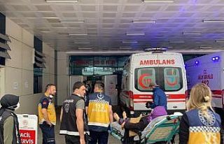 Düzce’de kontrolden çıkan araç kaldırımdaki...