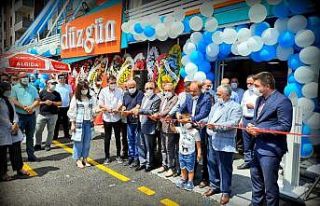 Düzgün market 18’nci şubesini törenle açtı