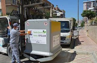 Efeler’de çöp konteynerleri yenilenmeye devam...