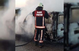Elazığ’da araç yangını
