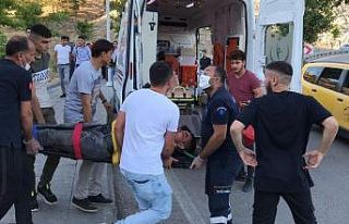 Elazığ’da uçurumdan düşen genç yaralandı