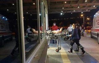 Elinde oynadığı silah ateş aldı kendini yaraladı