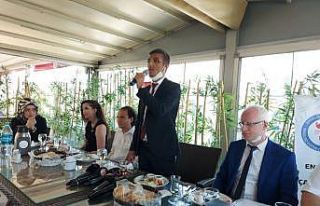 Engelsiz Eğitim Sendikası üyeleri kahvaltıda bir...