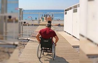 Engelsiz Plaj sezonu açtı